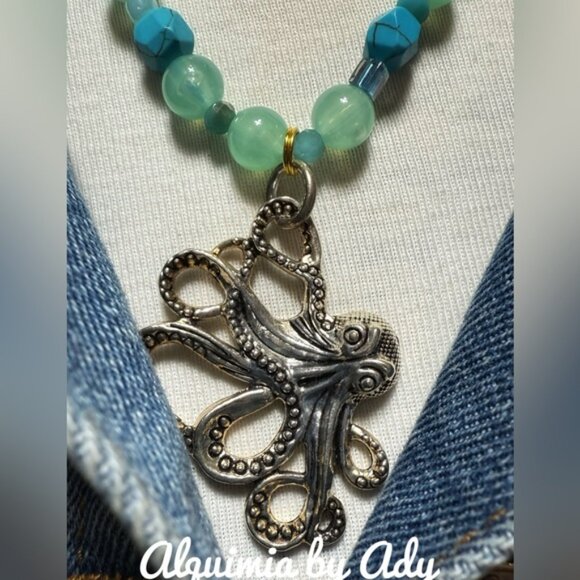 Blue crystal big pendant with turquoise necklace - Picture 3 of 4